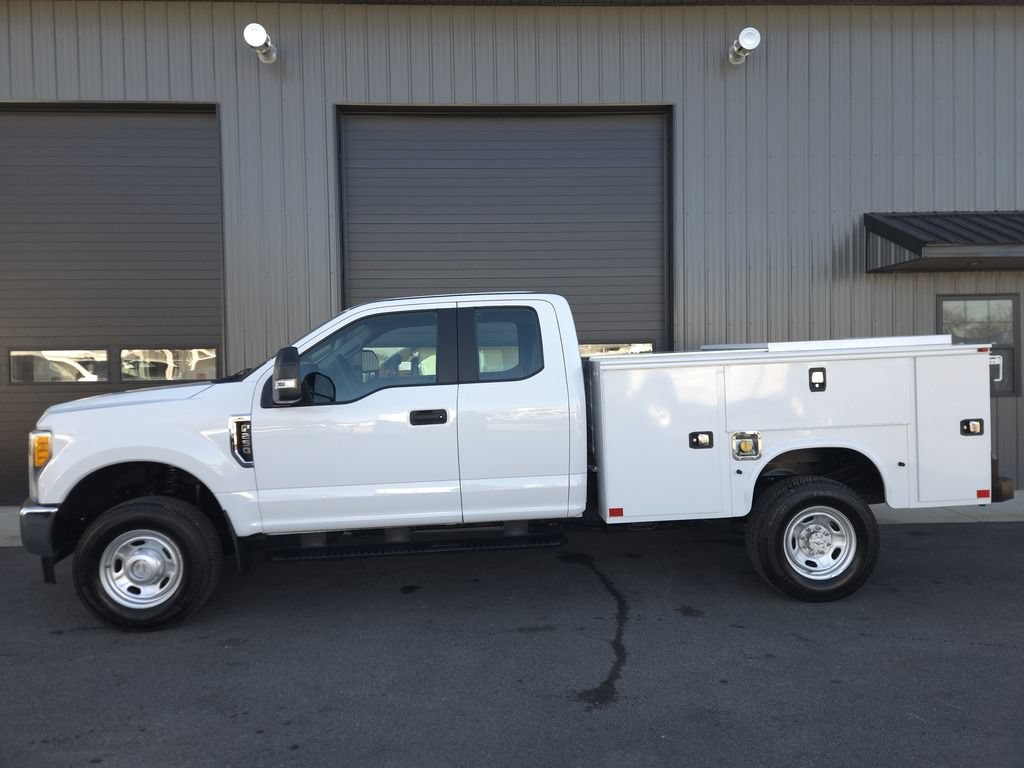 Used 2017 Ford F250 XL w/ Power Equipment Group AWD/4WD image 1
