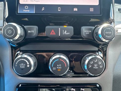 New 2026 RAM 1500 Express AWD/4WD image 16
