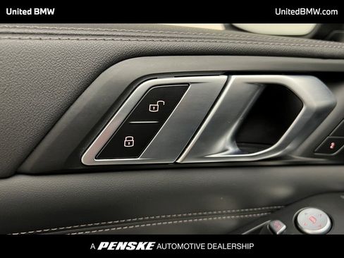 Used 2023 BMW X7 xDrive40i image 23