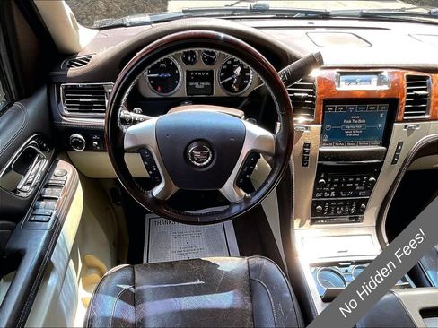 Used 2011 Cadillac Escalade Platinum AWD/4WD image 5