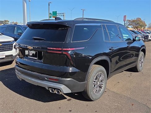 New 2026 Chevrolet Traverse LT w/ Driver Confidence Package image 3