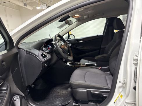 Used 2017 Chevrolet Cruze LS FWD image 19