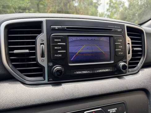 Used 2018 Kia Sportage LX FWD image 22