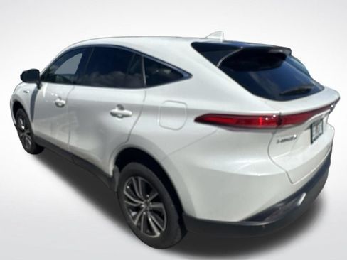 Used 2021 Toyota Venza LE AWD/4WD image 3