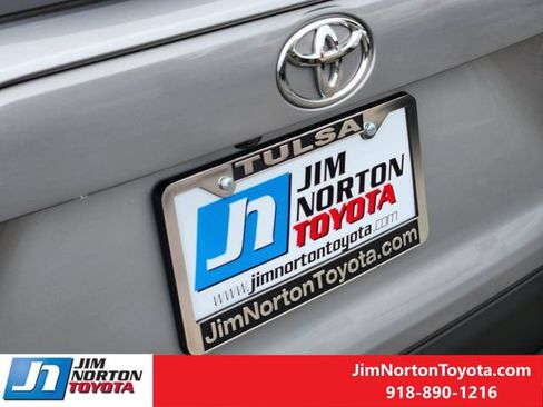 Used 2025 Toyota RAV4 XLE FWD image 11