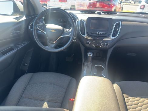 Used 2018 Chevrolet Equinox LT image 19