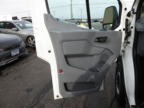 Used 2015 Ford Transit 350 XL image 17