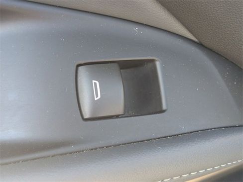 Used 2024 Buick Enclave Premium image 25