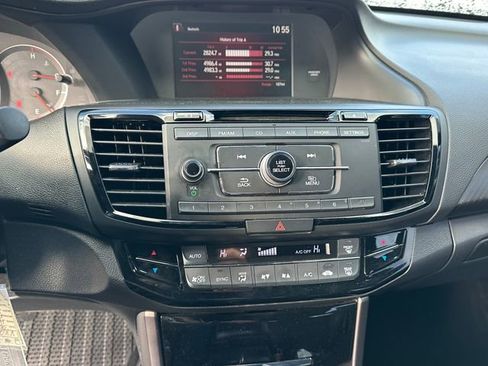 Used 2016 Honda Accord Sport image 19