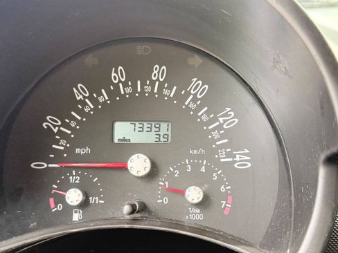 Used 2004 Volkswagen Beetle GLS FWD image 87