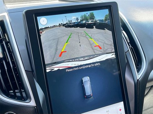 Used 2024 Ford Edge SEL image 13