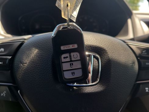 Used 2019 Honda Accord Touring image 31