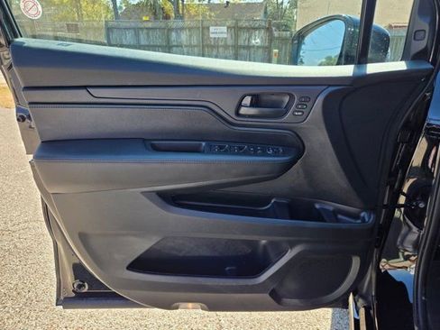 Used 2025 Honda Odyssey Sport-L image 13
