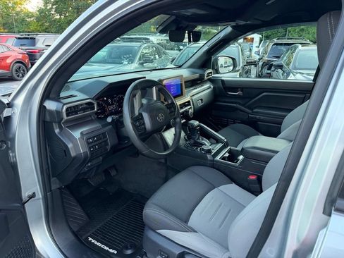 Certified 2025 Toyota Tacoma TRD Off-Road AWD/4WD image 19