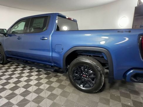 New 2026 GMC Sierra 1500 Elevation w/ LPO, Elevation Black Package AWD/4WD image 9
