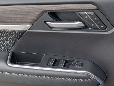 New 2026 GMC Acadia Denali w/ Super Cruise Package FWD image 23