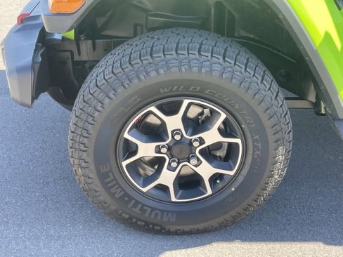 Used 2021 Jeep Wrangler Unlimited Rubicon w/ Safety Group image 11