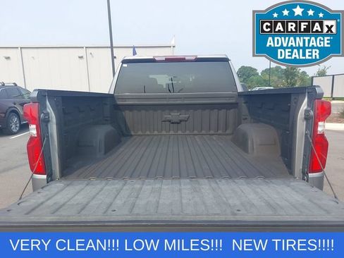 Used 2021 Chevrolet Silverado 1500 Custom Trail Boss w/ LPO, Dark Essentials Package AWD/4WD image 12