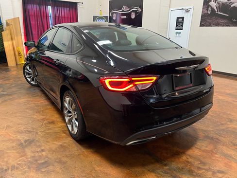 Used 2016 Chrysler 200 S w/ Comfort Group image 2