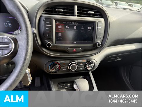 Used 2025 Kia Soul LX w/ LX Technology Package FWD image 12