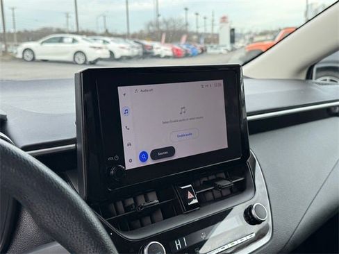 Used 2023 Toyota Corolla LE image 24