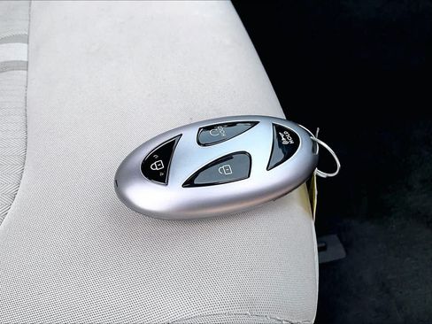 Used 2025 Hyundai Sonata SEL FWD image 12