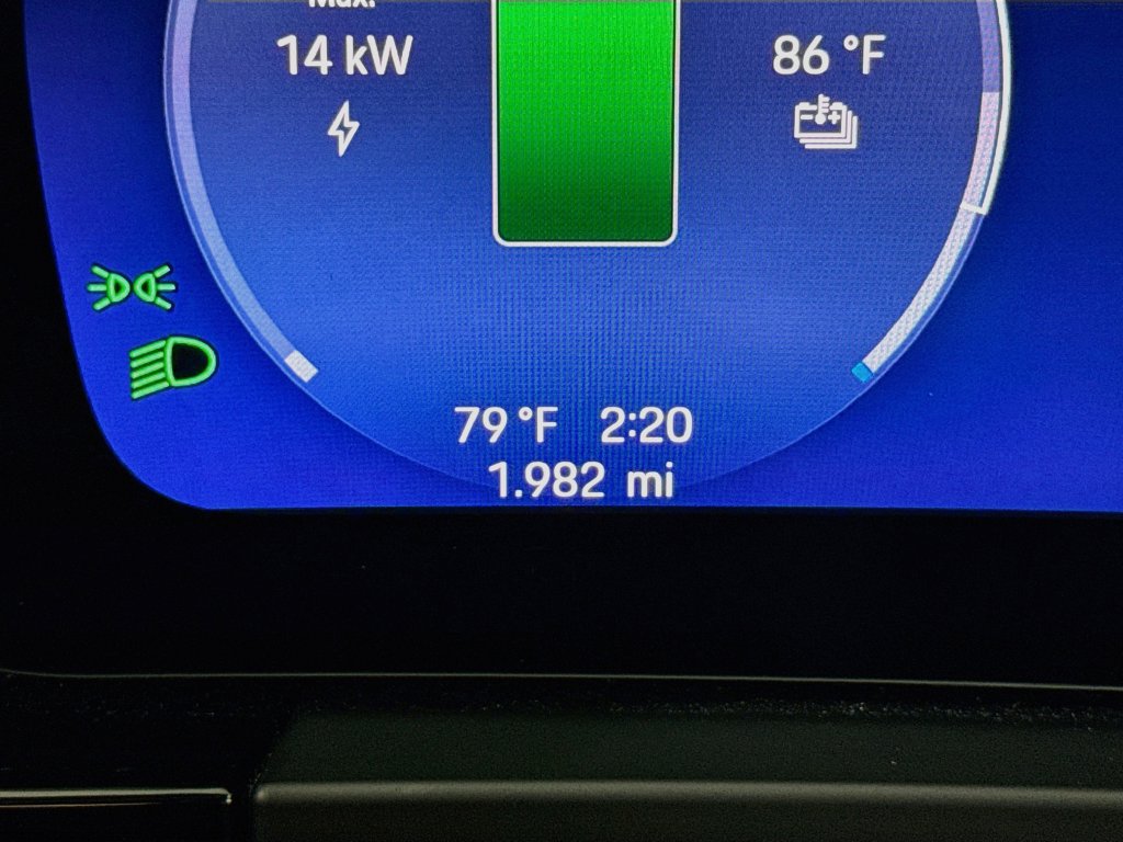 Certified 2026 Porsche Macan Electric RWD image 14