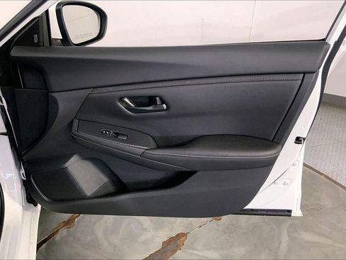 Used 2025 Nissan Sentra S FWD image 25