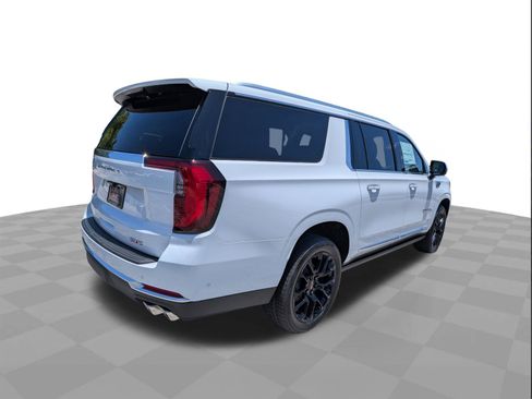 New 2026 GMC Yukon XL Denali w/ Denali Reserve Package AWD/4WD image 4