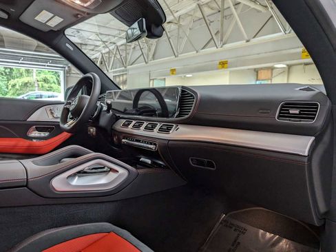 Used 2025 Mercedes-Benz GLE 53 AMG AMG GLE 53 image 12