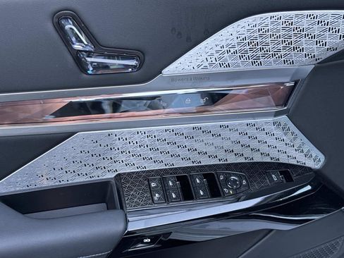 Certified 2025 BMW i7 eDrive50 w/ M Sport Package image 19