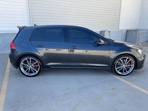 Used 2017 Volkswagen Golf S/SE image 2