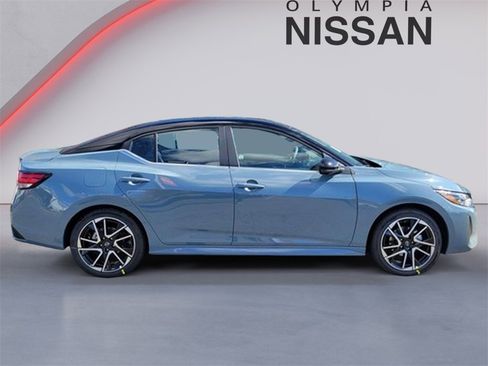 New 2025 Nissan Sentra SR w/ SR Premium Package image 5
