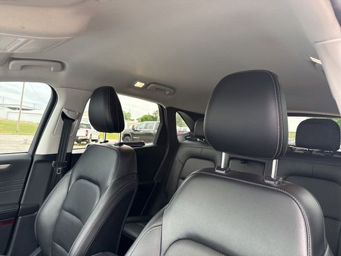 Used 2022 Ford Escape SEL w/ Technology Package FWD image 13