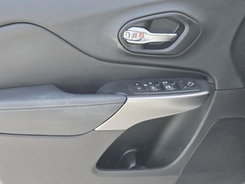 Used 2021 Jeep Cherokee Latitude Lux image 24