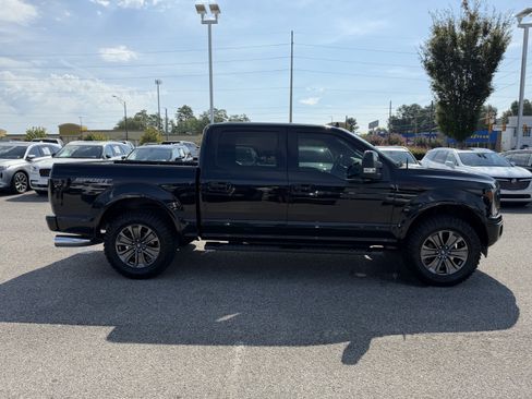 Used 2018 Ford F150 XLT w/ Equipment Group 302A Luxury AWD/4WD image 11