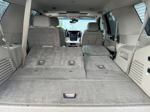 Used 2017 Cadillac Escalade Luxury AWD/4WD image 15