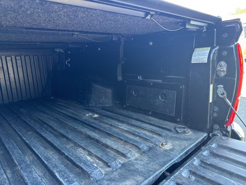 Used 2017 Toyota Tacoma SR5 AWD/4WD image 45