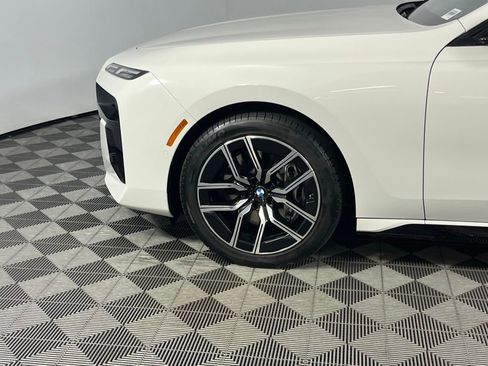 Used 2025 BMW 740i xDrive image 10