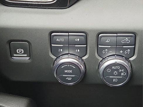 Used 2024 GMC Sierra 2500 AT4X AWD/4WD image 22