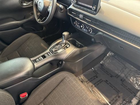 Used 2023 Honda HR-V LX image 15