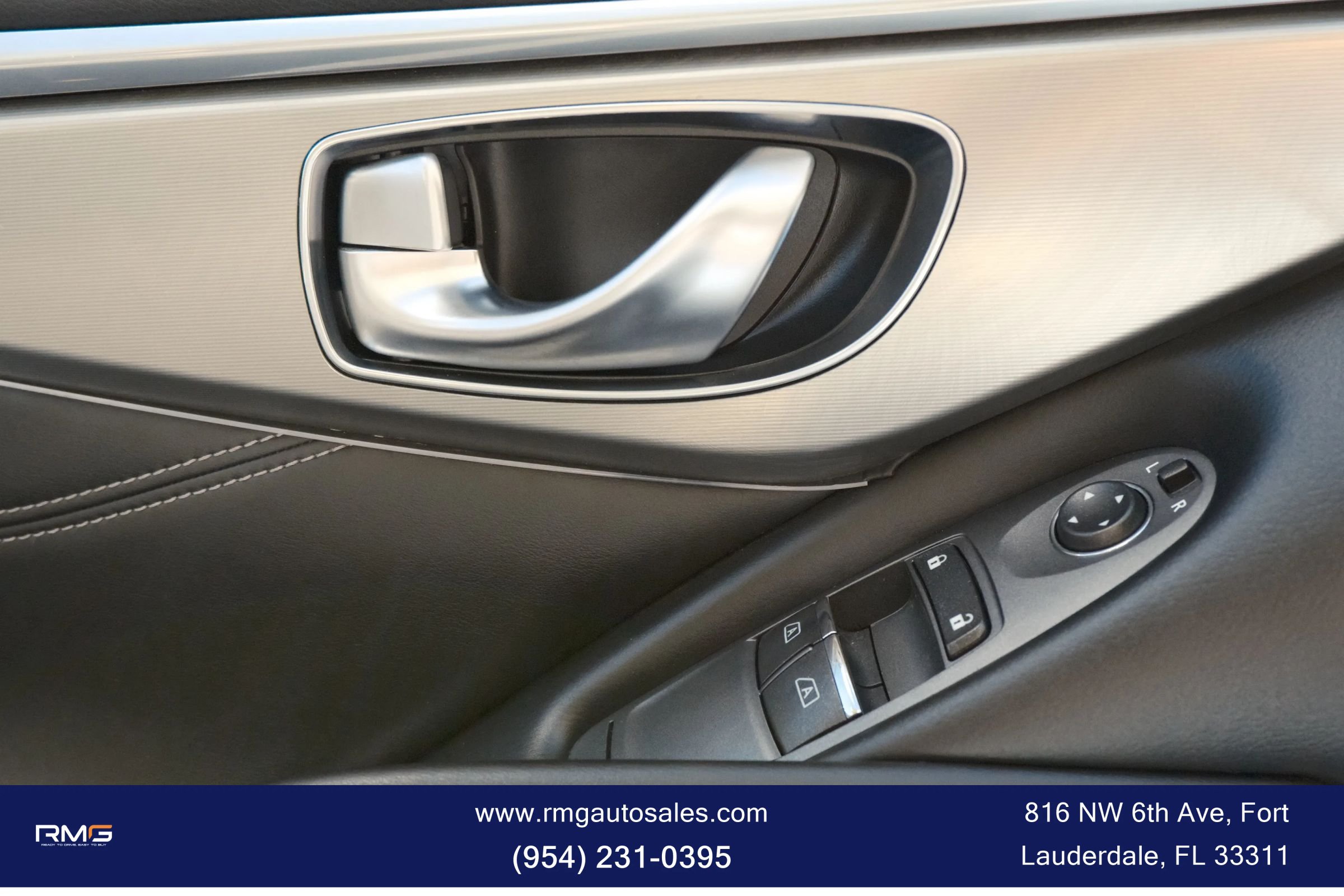 Used 2018 INFINITI Q60 3.0t Luxe RWD image 23