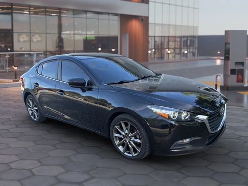 Used 2018 MAZDA MAZDA3 Touring image 22