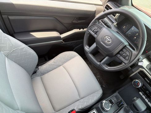 Used 2026 Toyota Tacoma SR5 AWD/4WD image 16
