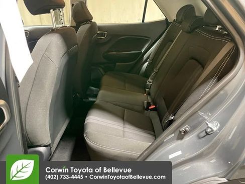 Used 2025 Hyundai Venue SEL image 24