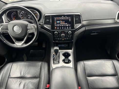 Used 2022 Jeep Grand Cherokee Limited image 16