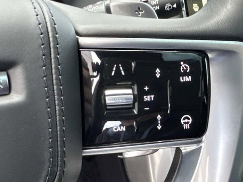 Used 2024 Land Rover Range Rover SE AWD/4WD image 28