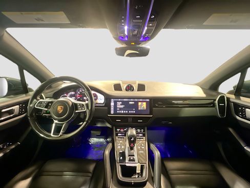 Used 2019 Porsche Cayenne image 18