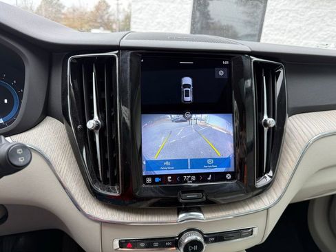 Used 2023 Volvo XC60 B5 Plus w/ Climate Package image 8