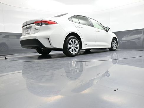 Certified 2024 Toyota Corolla LE AWD/4WD image 28